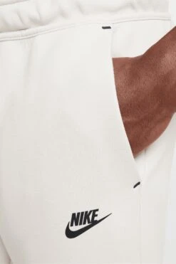 NSW TECH FLEECE JOGGERS(Nike Mens Tech Fleece Joggers_lt Orewood Brn Black) -Sporty Fashion 01 apparelnike 0002 AURORA HV0959 104 PHSYM001 2000