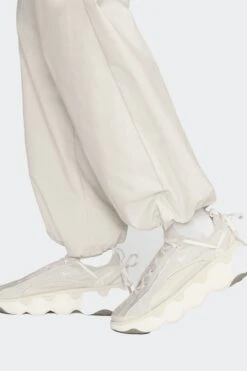 W NSW EVERYTHING WOVEN CARGO PANTS(Nike Womens Nsw Everything Wovens Fv7643_lt Orewood Brn Black) -Sporty Fashion 1nikeapparel 0024 AURORA FV7643 104 PHSYM006 2000