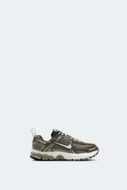 VOMERO 5 GS(Nike Big Kids Vomero 5 Hf6998_cargo Khaki Light Army Photon Dust Black)