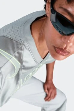 W NSW STREET JERSEY(Nike Womens Nsw Street Hj0280_lt Smoke Grey Barely Volt) -Sporty Fashion APP 0003 AURORA HJ0280 077 PHSYM004 2000