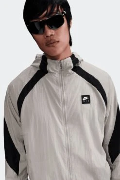AIR WOVEN JACKET(Nike Mens Air Hj0634_college Grey Black Black)