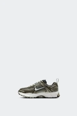 VOMERO 5 GS(Nike Big Kids Vomero 5 Hf6998_cargo Khaki Light Army Photon Dust Black) -Sporty Fashion AURORA HF6998 300 PHSLH001 2000