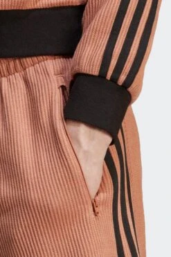 ADIDAS ADICOLOR WAFFLE SHORTS(Hs2082 Men Adicolor Classics Waffles Shorts) -Sporty Fashion HS2082a