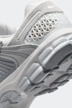 W ZOOM VOMERO 5(Nike Womens Zoom Vomero 5 Hq0458_pure Platinum Summit White Platinum Tint) -Sporty Fashion REF 2 Recovered.jpeg 0016 AURORA HQ0458 001 PHSYD002 2000