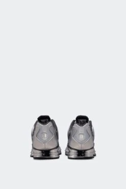 SHOX TL(Nike Mens Shox Tl Ih4466_metallic Silver Summit White Wolf Grey) 12 SHOX TL(Nike Mens Shox Tl Ih4466_metallic Silver Summit White Wolf Grey) -Sporty Fashion REF 2 Recovered.jpeg 0039 AURORA IH4466 095 PHCBH000 2000