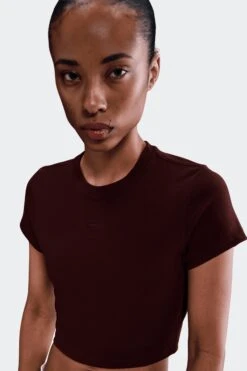 W NSW CHILL KNIT TEE(Nike Womens Nsw Chill Knit Hf9538_burgundy Crush)