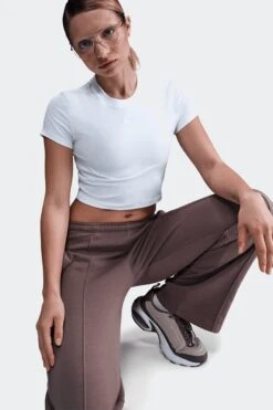 W NSW CHILL KNIT TEE(Nike Womens Nsw Chill Knit Hf9538_white White) -Sporty Fashion REF 2 Recovered 0008 REF 2 Recovered 0050 AURORA HF9538 100 PHSYM003 2000