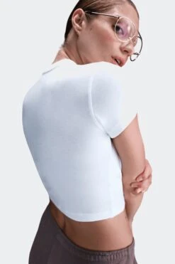 W NSW CHILL KNIT TEE(Nike Womens Nsw Chill Knit Hf9538_white White) -Sporty Fashion REF 2 Recovered 0009 REF 2 Recovered 0051 AURORA HF9538 100 PHSYM002 2000