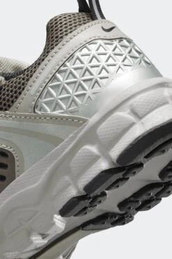 VOMERO 5 PS(Nike Little Kids Vomero 5 Hf6999_college Grey Black Cave Stone) -Sporty Fashion REF 2 Recovered 0018 AURORA HF6999 010 PHSYD002 2000