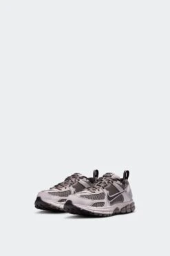 VOMERO 5 GS(Nike Big Kids Vomero 5 Hf6998_college Grey Black Cave Stone) -Sporty Fashion REF 2 Recovered 0074 AURORA HF6998 010 PHCFH001 2000