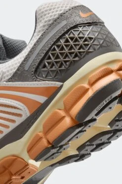 ZOOM VOMERO 5(Nike Mens Zoom Vomero 5 Ib7469_phantom Flat Pewter Copper Moon) -Sporty Fashion REF 2 0004 AURORA IB7469 030 PHSYD002 2000 1