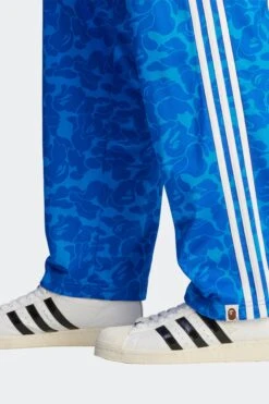 BAPE TRACK TOP(Adidas Mens Bape Track Top_blue) -Sporty Fashion REF 2 0006 JN7126 9 APPAREL OnModel DetailView2 transparent