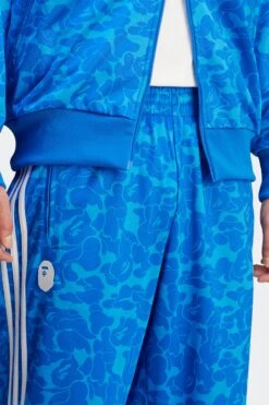 BAPE TRACK TOP(Adidas Mens Bape Track Top_blue) -Sporty Fashion REF 2 0007 JN7126 8 APPAREL OnModel DetailView1 transparent