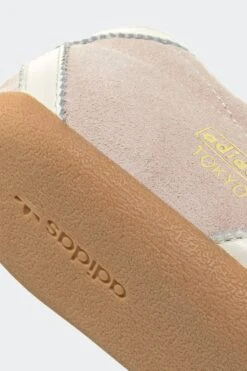 W TOKYO(Adidas Womens Tokyo_wonder Quartz Off White Gum 3) -Sporty Fashion REF 2 0008 JQ0608 9 FOOTWEAR Photography DetailView2 white