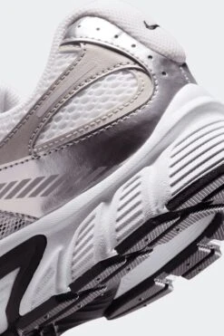 V5 RNR(Nike Mens V5 Rnr Hj5228_white Black Vast Grey College Grey) -Sporty Fashion REF 2 0013 AURORA HJ5228 104 PHSYD002 2000