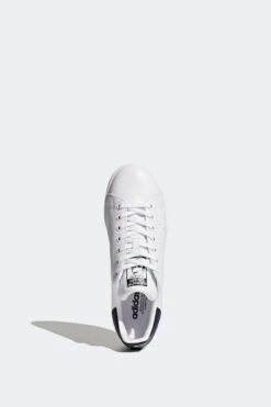 STAN SMITH(Adidas Mens Stan Smith 2_core White Core White Dark Blue) -Sporty Fashion REF 2 0015 M20325 3 FOOTWEAR Photography TopPortraitView white