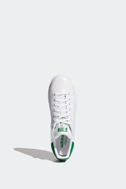 STAN SMITH(Adidas Mens Stan Smith 2_cloud White Core White Green) -Sporty Fashion REF 2 0023 M20324 3 FOOTWEAR Photography TopPortraitView white