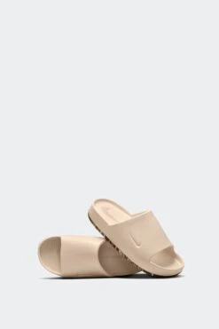 CALM SLIDES(Nike Mens Calm Fd4116_sanddrift Sanddrift Lt Khaki Fauna Brown) -Sporty Fashion REF 2 0033 AURORA FD4116 101 PHSLH000 2000 1