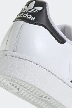 SUPERSTAR II GS(Adidas Big Kids Superstar Ii_ftwwht Cblack Ftwwht) -Sporty Fashion REF 2 0037 JH9976 8 FOOTWEAR Photography DetailView1 transparent
