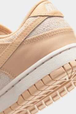 W DUNK LOW(Nike Womens Dunk Low Hj5777_lt Orewood Brn Sesame University Red) -Sporty Fashion REF 2 0040 AURORA HJ5777 101 PHSYD002 2000