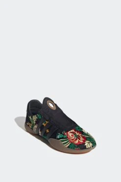 W TAEKWONDO MEI(Adidas Womens Taekwondo Mei_core Black Gold Metallic Gum Four) -Sporty Fashion REF 2 0049 JR6018 6 FOOTWEAR Photography FrontLateralTopView white