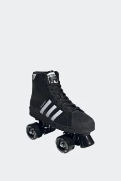 W SUPERSTAR 82 SKATE(Adidas Womens Superstar 82 Skate_cblack Ftwwht Silvmt) -Sporty Fashion REF 2 0088 JI3535 6 FOOTWEAR Photography FrontLateralTopView transparent