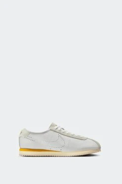 W CORTEZ LEATHER(Nike Womens Cortez Leather Hq1841_white Bronze Light Bone Coconut Milk)