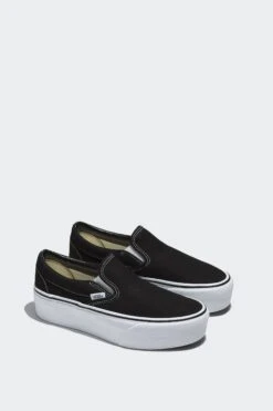 CLASSIC SLIP ON STACKFORM(Vans Unisex Classic Slip On Stackform_black) -Sporty Fashion Untitled 1 Recovered 0002 Layer6 21bdd0cd c80a 478a b8b5 546e43451b6f