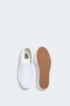 CLASSIC SLIP ON STACKFORM(Vans Unisex Classic Slip On Stackform_white) -Sporty Fashion Untitled 1 Recovered 0002 Layer6 366b988b 22fc 4673 8c76 af7feafb6e0a