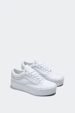 OLD SKOOL STACKFORM(Vans Unisex Old Skool Stackform_true White) -Sporty Fashion Untitled 1 Recovered 0002 Layer6 723cd92b e0d6 4dab 87d1 49c427f87270
