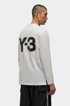 Y-3 LOGO TEE(Adidas Mens Y3 Logo Longsleeve Tee_white) -Sporty Fashion Untitled 1 Recovered 0006 JE9279 6 APPAREL OnModel BackView transparent