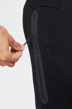 NSW TECH FLEECE JOGGERS(Nike Mens Tech Fleece Joggers_black Black) -Sporty Fashion Untitled 1 Recovered 0024 AURORA HV0959 010 PHSYM003 2000