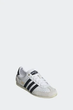 W JAPAN(Adidas Womens Japan_footwear White Core Black Gold Metallic) -Sporty Fashion Untitled 1 Recovered 0066 IH5489 6 FOOTWEAR Photography FrontLateralTopView transparent
