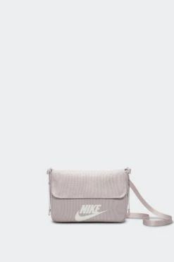 NSW FUTURA CROSSBODY BAG(Nike Equipment Nsw Futura 365 Crossbody Bag_platinum Violet Summit White)