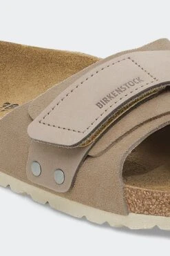 OITA (N)(Birkenstock Unisex Oita_taupe Suede Nubuck) -Sporty Fashion Untitled 1 0001 Layer7 d55b0629 684a 4a9f b105 e9deb906631d