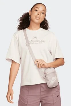 HERITAGE CROSSBODY BAG(Nike Equipment Heritage Crossbody Bag_platinum Violet Summit White) -Sporty Fashion Untitled 1 0003 Layer5 60c31cf3 0c38 4227 ae23 f3749f9ca651