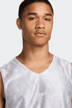 KOBE JERSEY(Nike Mens Kobe Fz0934_white White Summit White) -Sporty Fashion Untitled 1 0004 AURORA FZ0934 100 PHSYM001 2000