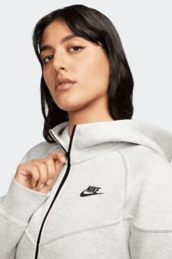 W NSW TECH FLEECE FULL-ZIP HOODIE(Nike Womens Nsw Tech Fleece Full Zip Hoodie_light Grey Htr Black) 14 W NSW TECH FLEECE FULL-ZIP HOODIE(Nike Womens Nsw Tech Fleece Full Zip Hoodie_light Grey Htr Black) -Sporty Fashion Untitled 1 0005 AURORA FB8338 013 PHSYM001 2000