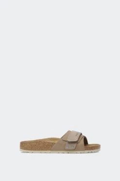 OITA (N)(Birkenstock Unisex Oita_taupe Suede Nubuck) -Sporty Fashion Untitled 1 0007 Layer6 cecfe221 82bb 441c b598 878c56970be0