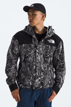 The North Face GTX MOUNTAIN JACKET(Northface Mens Gtx Mountain Jacket_tnf Black Wood Snake Print Tnf Black)
