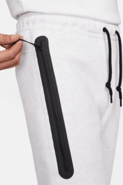 NSW TECH FLEECE JOGGERS(Nike Mens Tech Fleece Joggers_heather Black Birch) -Sporty Fashion Untitled 3 0005 AURORA FB8002 051 PHSYM004 2000