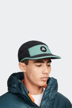 ACG FLY CAP(Fn4411 010 Nike Therma Fit Fly)