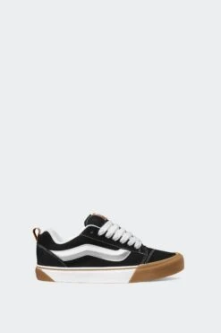 KNU SKOOL(Vans Unisex Knu Skool_gum Bumper Black)