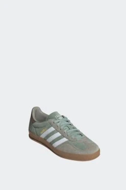 GAZELLE(Adidas Mens Gazelle_silpeb Silgrn Ftwwht) -Sporty Fashion aaadidas 0068 JI3526 6 FOOTWEAR Photography FrontLateralTopView transparent