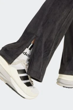 W TIRO LEGGING(Adidas Womens Tiro Legging_black) -Sporty Fashion adidas pants 0019 IX3714 7 APPAREL OnModel DetailView2 transparent