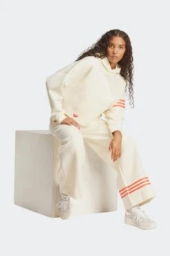 W NEUCL HOODIE(Adidas Womens Neucl Hoodie_beige) 11 W NEUCL HOODIE(Adidas Womens Neucl Hoodie_beige) -Sporty Fashion adidas womens apparel 0003 JI8502 4 APPAREL OnModel WalkingView transparent