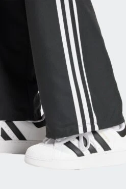 W 3S CARGO PANTS(Adidas Womens 3s Cargo Pants_black) -Sporty Fashion adidas womens apparel 0021 JF1292 8 APPAREL OnModel DetailView2 transparent
