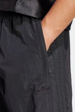 2000 TRACK PANTS(Adidas Mens 2000 Track Pants_black) -Sporty Fashion adidas 0011 JC6225 6 APPAREL OnModel DetailView2 transparent