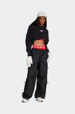 W MOON BOOT HOODIE(Adidas Womens Moon Boot Cropped Hoodie_black) -Sporty Fashion adidasxmoonboot 0020 IY8049 5 APPAREL OnModel WalkingView transparent