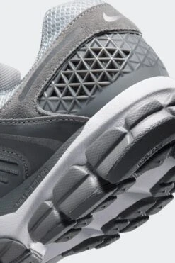 ZOOM VOMERO 5(Nike Mens Zoom Vomero 5 Hf1553_cool Grey White Wolf Grey) -Sporty Fashion nike 0001 AURORA HF1553 003 PHSYD002 2000